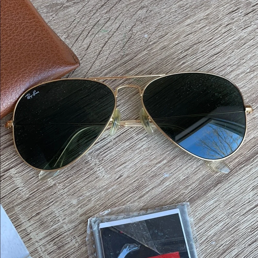 Ray-Ban Gold Frame Black Lens Aviator Sunglasses - Picture 2 of 11